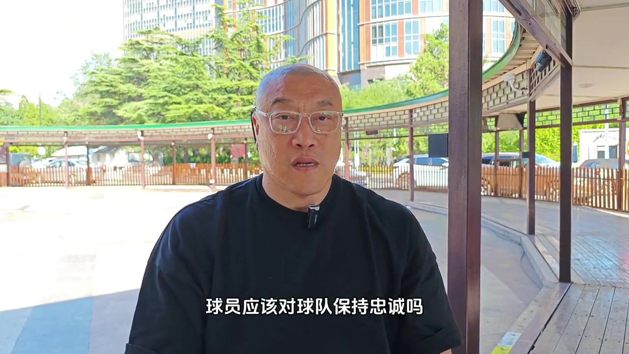 马健谈郭艾伦被交易:球员更多是无奈 忠诚多是出于被体制束缚